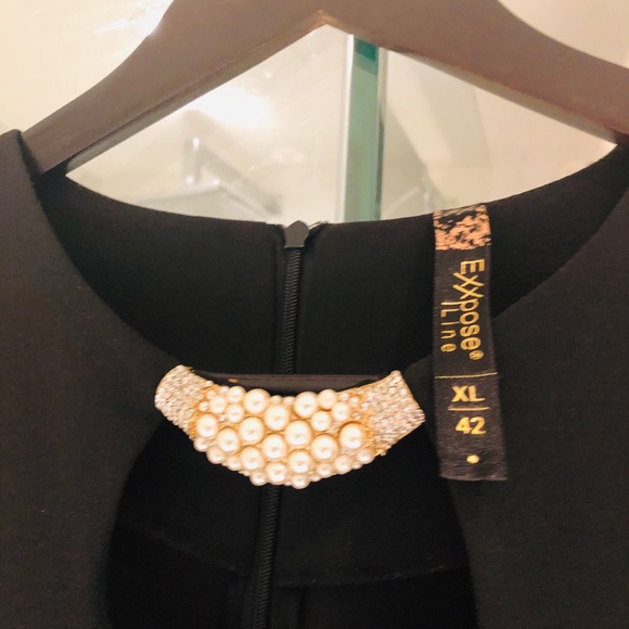 Dressing - Picture 1 of 3